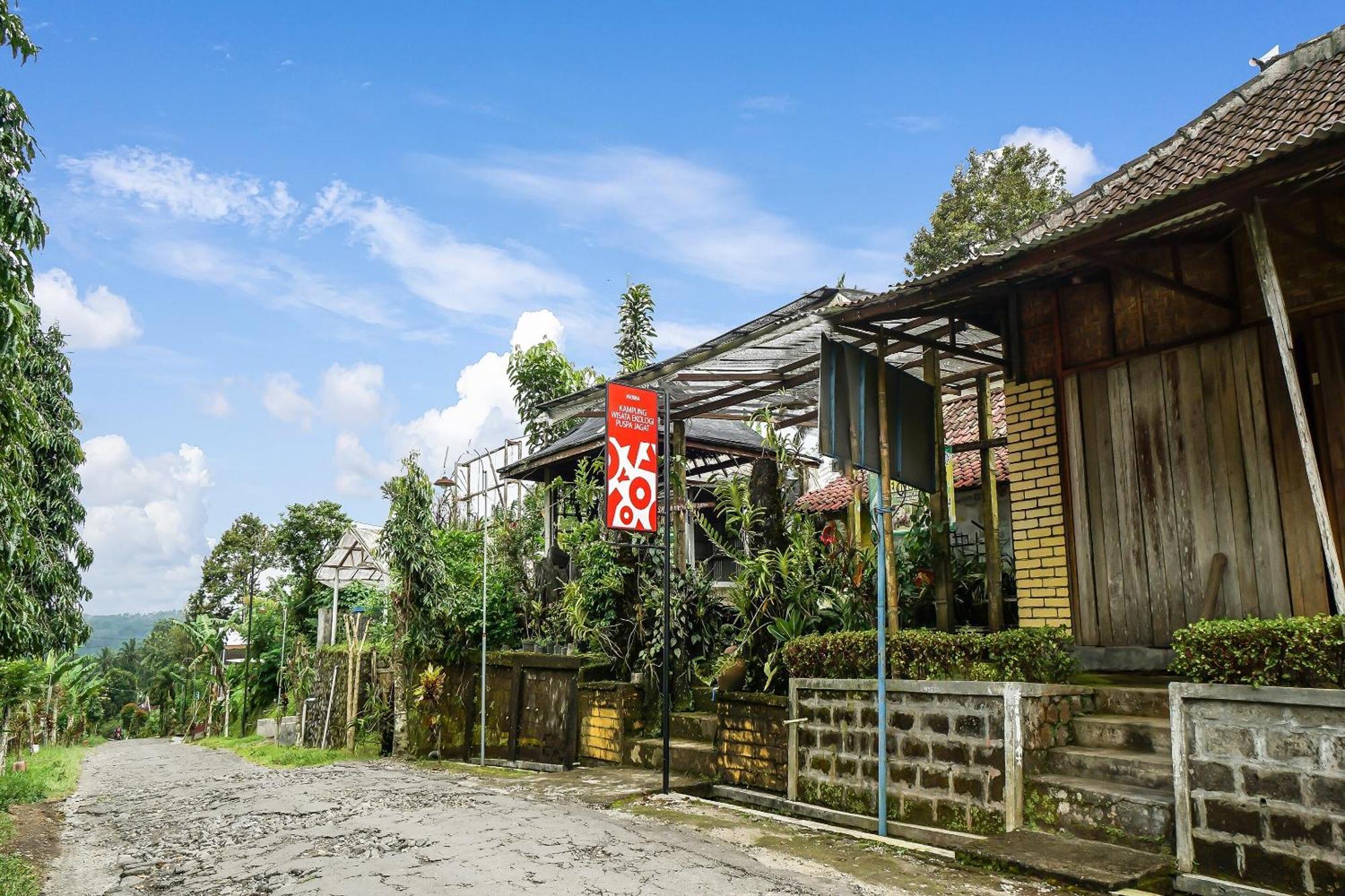 Oyo Homes 90984 Kampung Wisata Ekologi Puspa Jagadneargunung Kelud Blitar Dış mekan fotoğraf